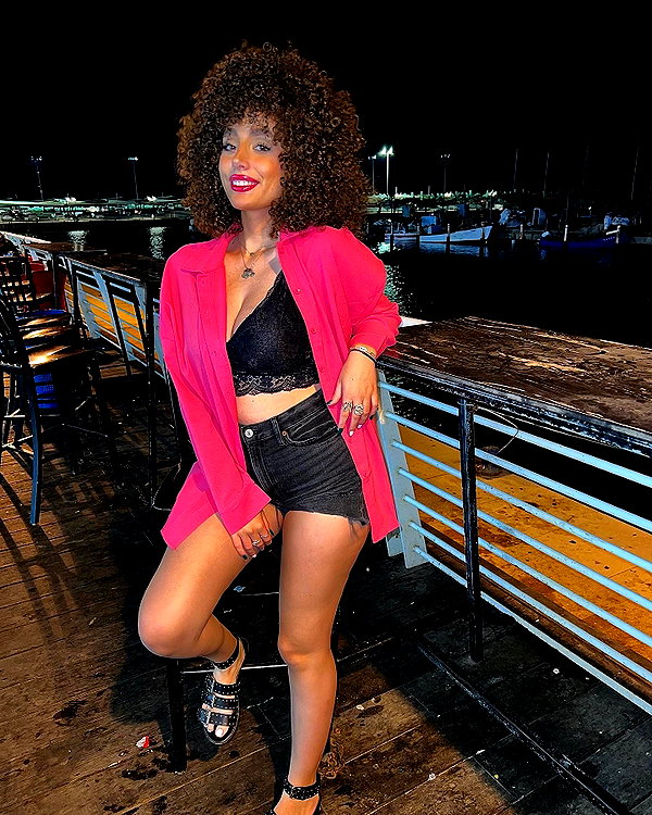 sonia.v._ instagram image archive image
