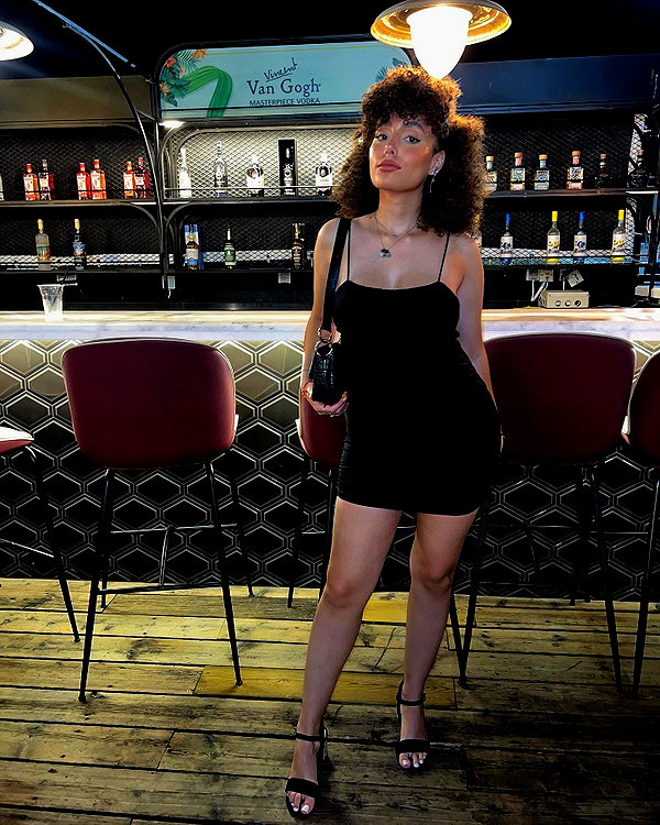 sonia.v._ instagram image archive image