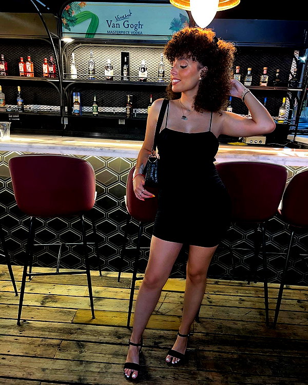 sonia.v._ instagram image archive image