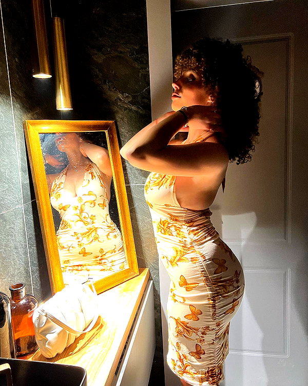 sonia.v._ instagram image archive image