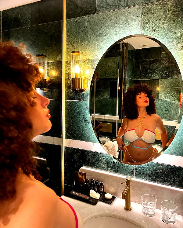 sonia.v._ instagram image archive image