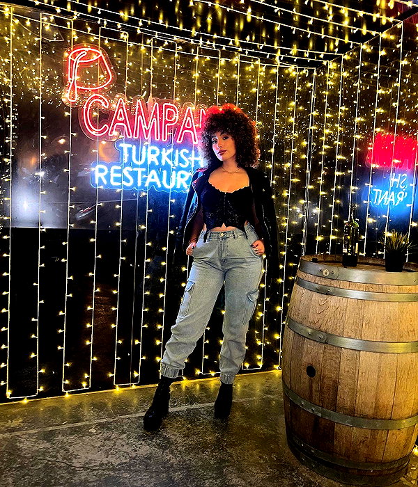 sonia.v._ instagram image archive image