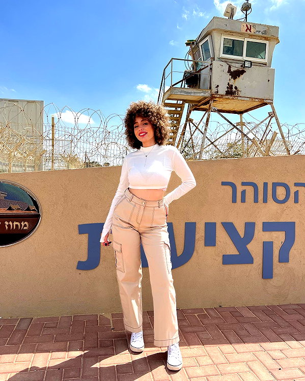 sonia.v._ instagram image archive image
