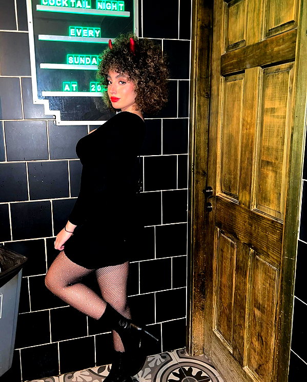 sonia.v._ instagram image archive image