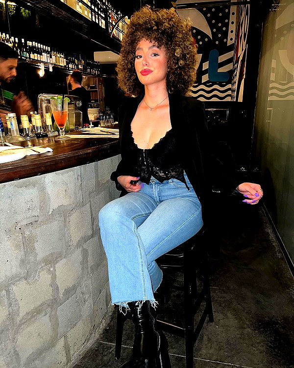 sonia.v._ instagram image archive image