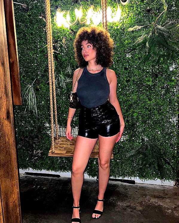 sonia.v._ instagram image archive image