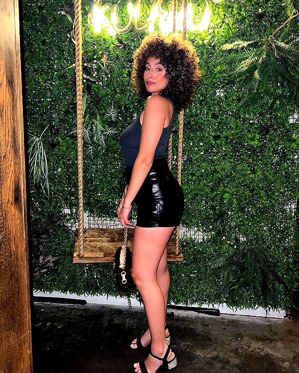 sonia.v._ instagram image archive image