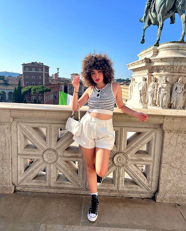 sonia.v._ instagram image archive image