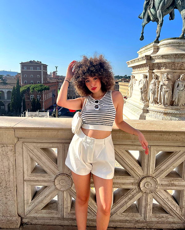 sonia.v._ instagram image archive image