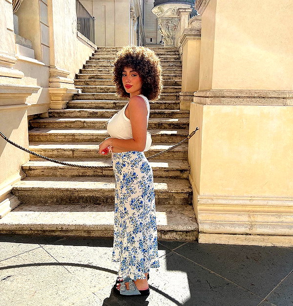 sonia.v._ instagram image archive image