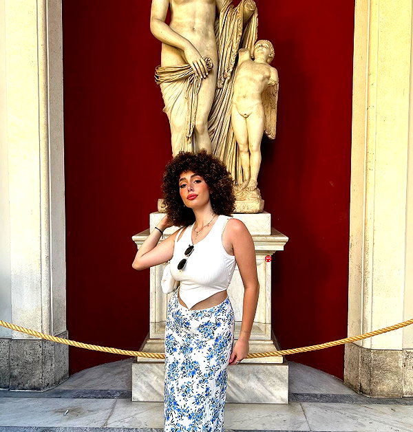 sonia.v._ instagram image archive image