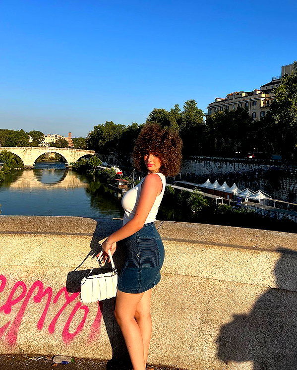 sonia.v._ instagram image archive image