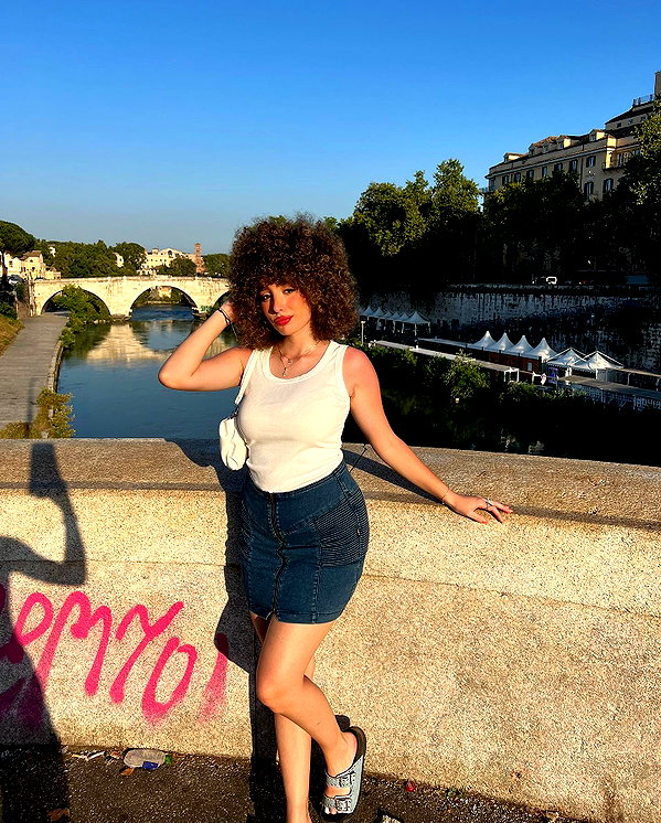 sonia.v._ instagram image archive image