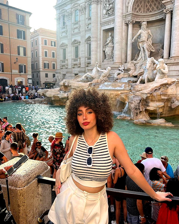 sonia.v._ instagram image archive image