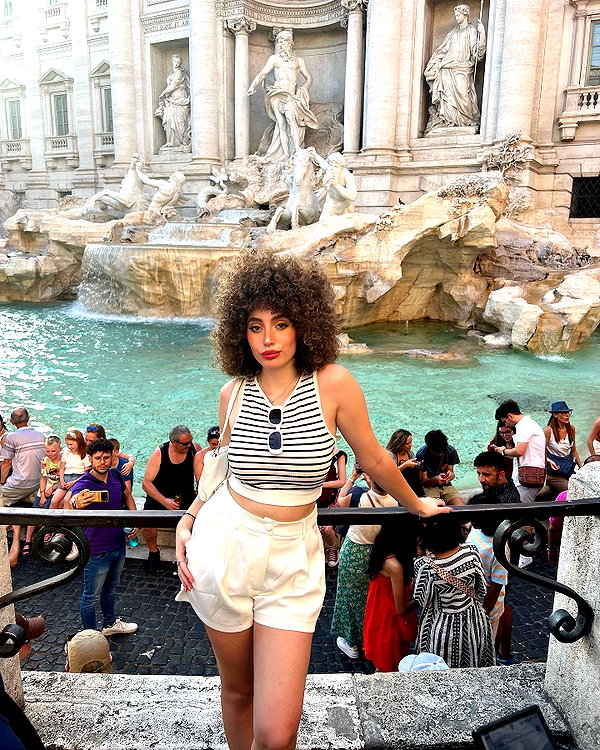 sonia.v._ instagram image archive image