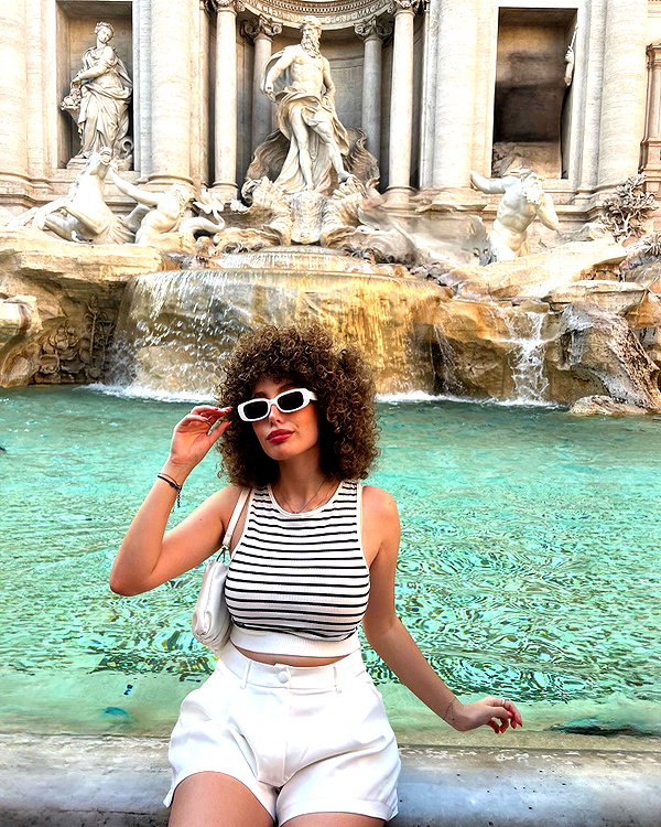 sonia.v._ instagram image archive image