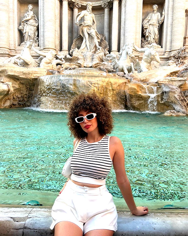 sonia.v._ instagram image archive image
