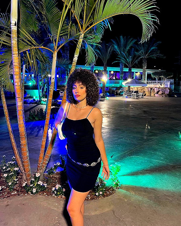 sonia.v._ instagram image archive image