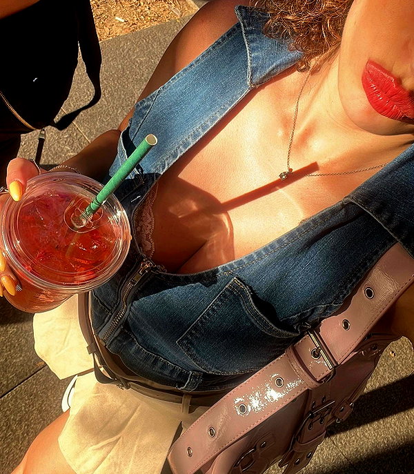 sonia.v._ instagram image archive image