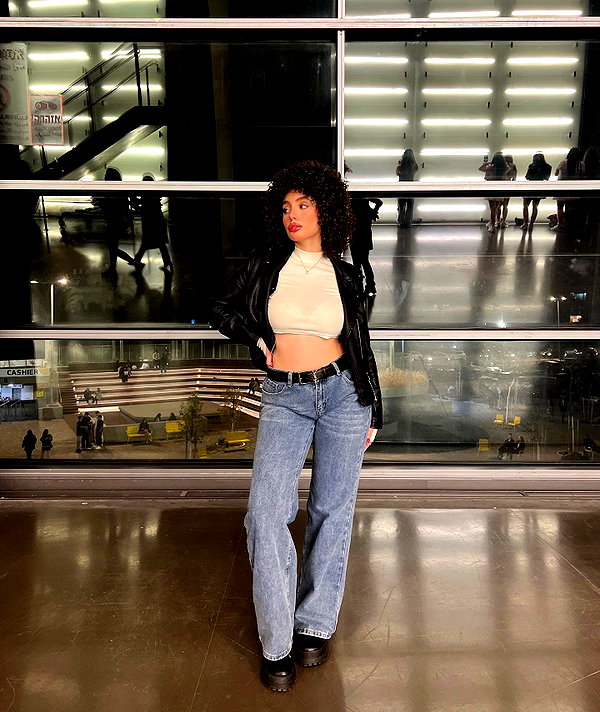 sonia.v._ instagram image archive image
