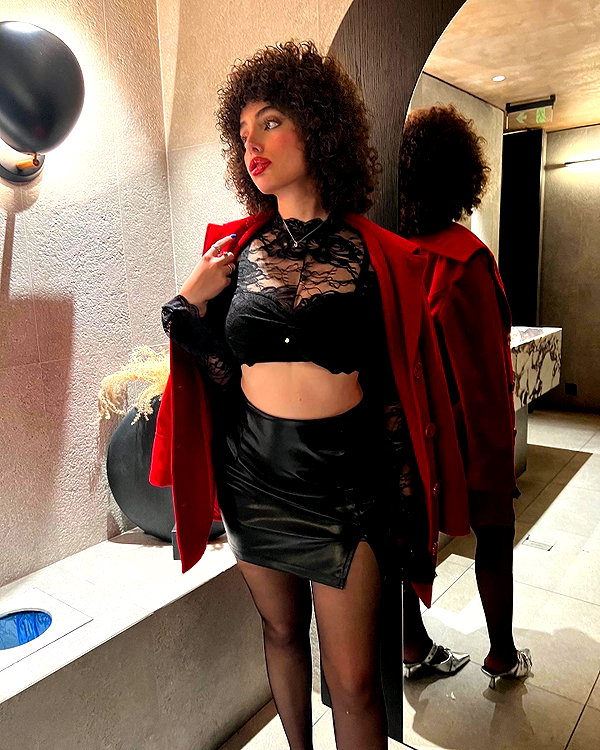 sonia.v._ instagram image archive image