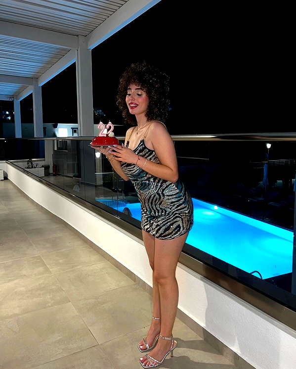 sonia.v._ instagram image archive image