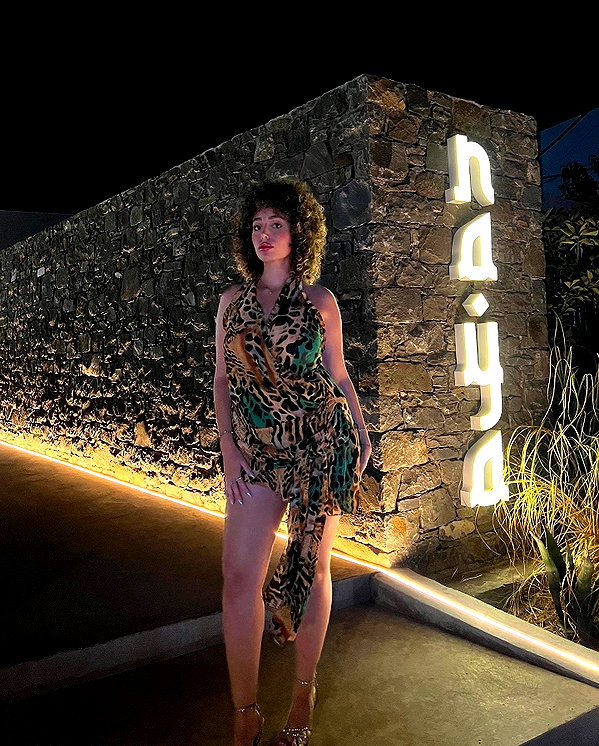 sonia.v._ instagram image archive image