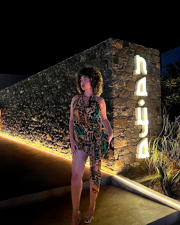 sonia.v._ instagram image archive image