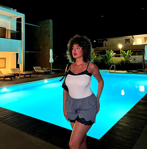 sonia.v._ instagram image archive image
