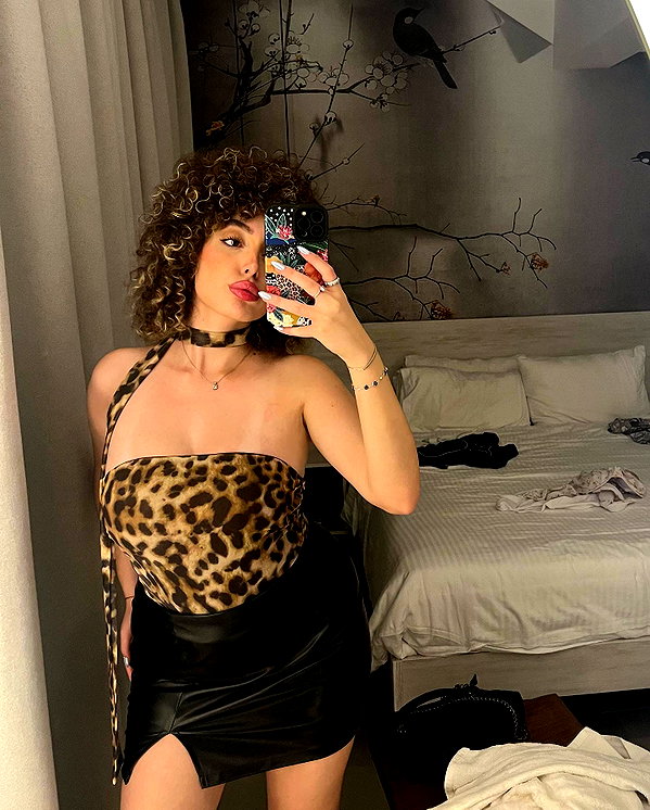 sonia.v._ instagram image archive image