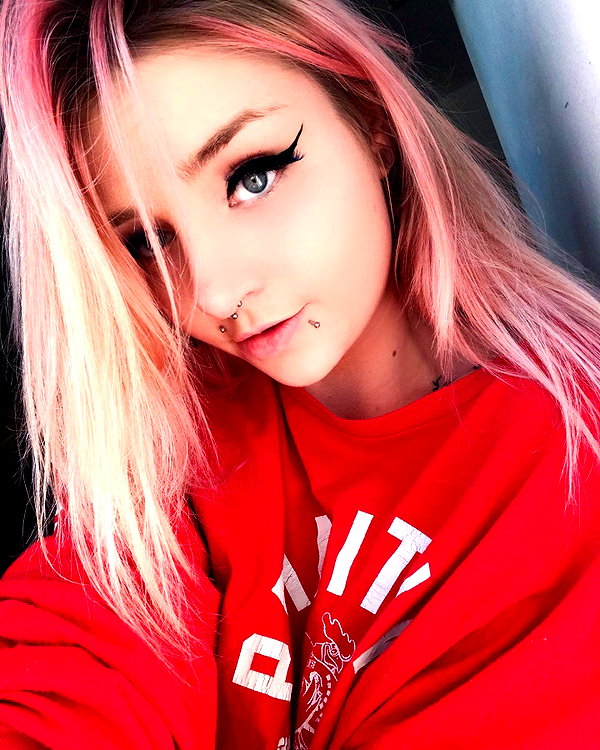 sophiisaturn instagram image archive image