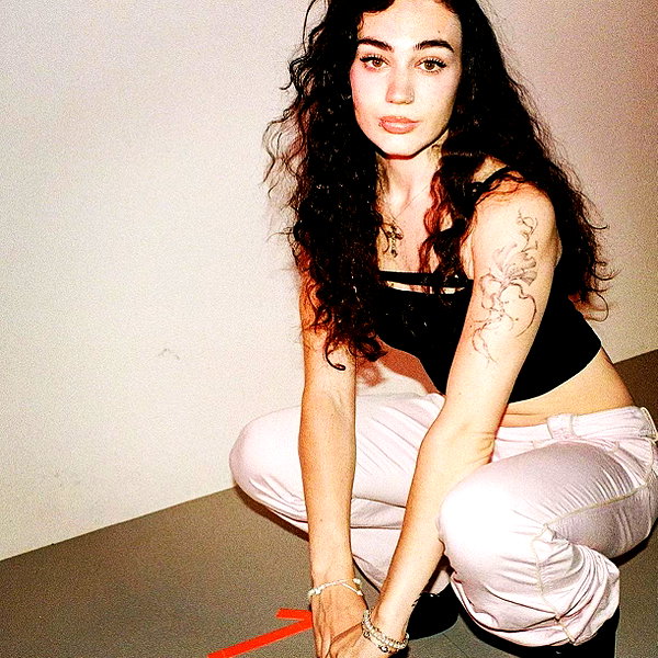 sorryiatetheapple instagram image archive image