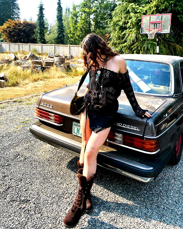 sorryiatetheapple instagram image archive image