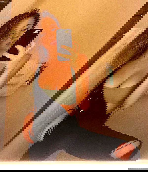 sydney_sweeney image ~ Altpins