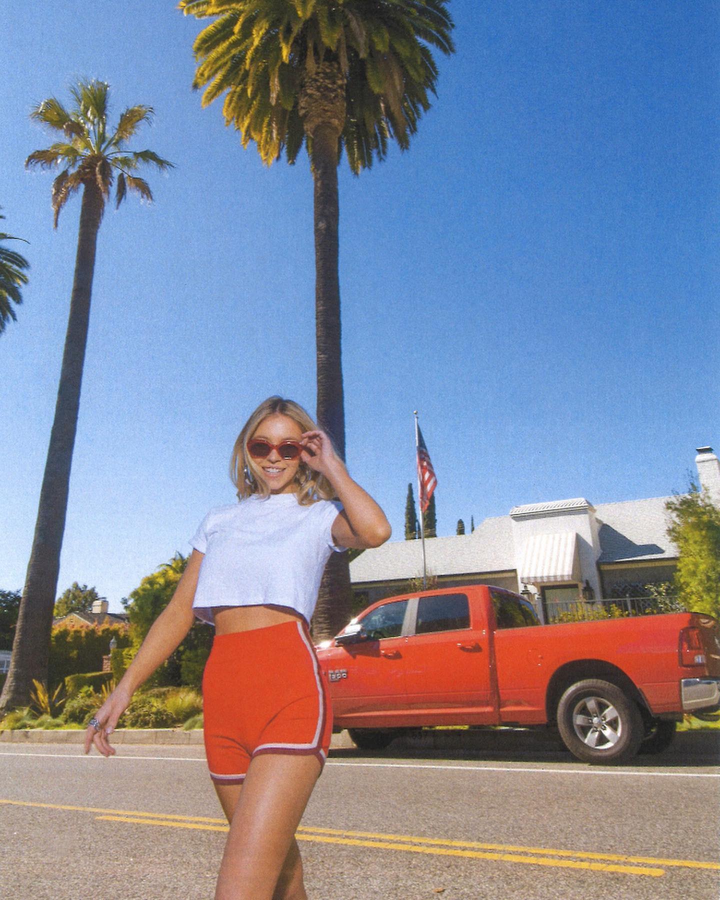 sydney_sweeney instagram image archive image