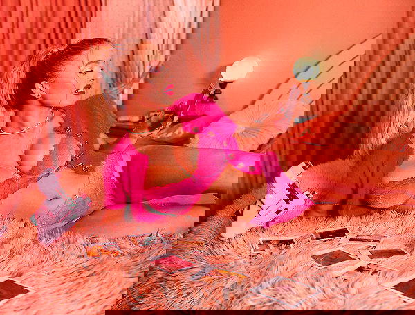 sydney_sweeney image ~ Altpins