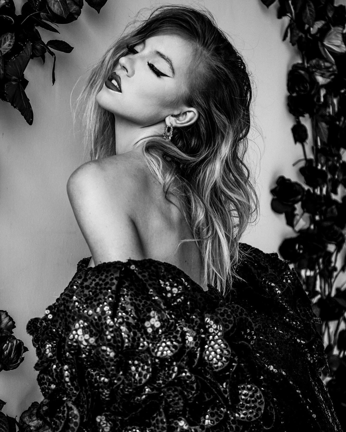 sydney_sweeney instagram image archive image