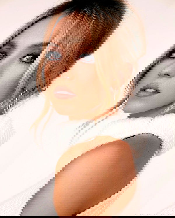 sydney_sweeney image ~ Altpins