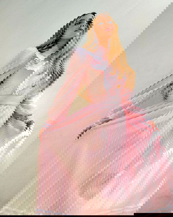 sydney_sweeney image ~ Altpins