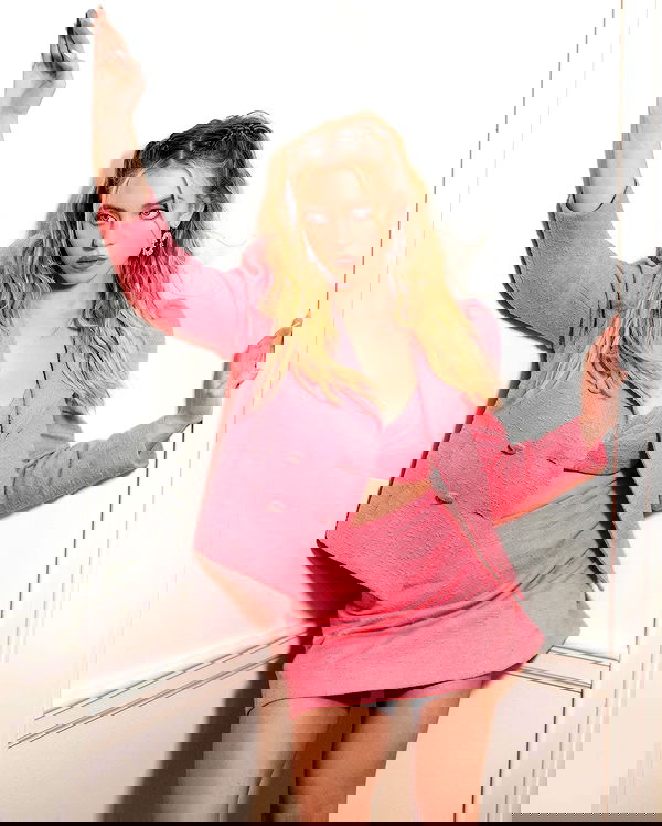 sydney_sweeney image ~ Altpins