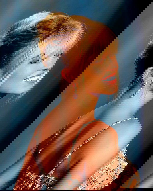 sydney_sweeney image ~ Altpins