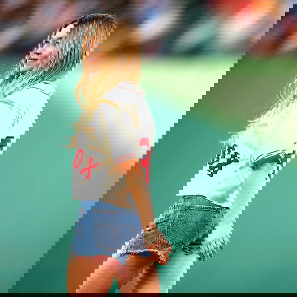 sydney_sweeney image ~ Altpins