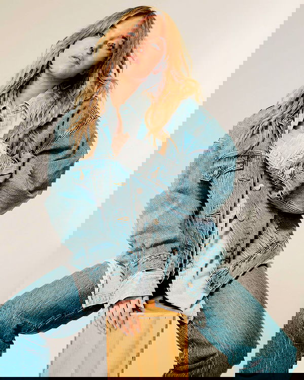 sydney_sweeney image ~ Altpins