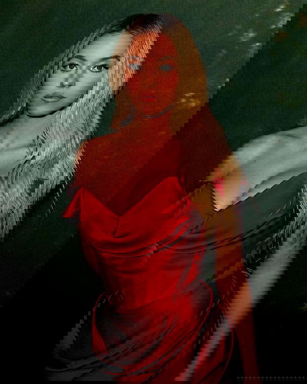 sydney_sweeney image ~ Altpins