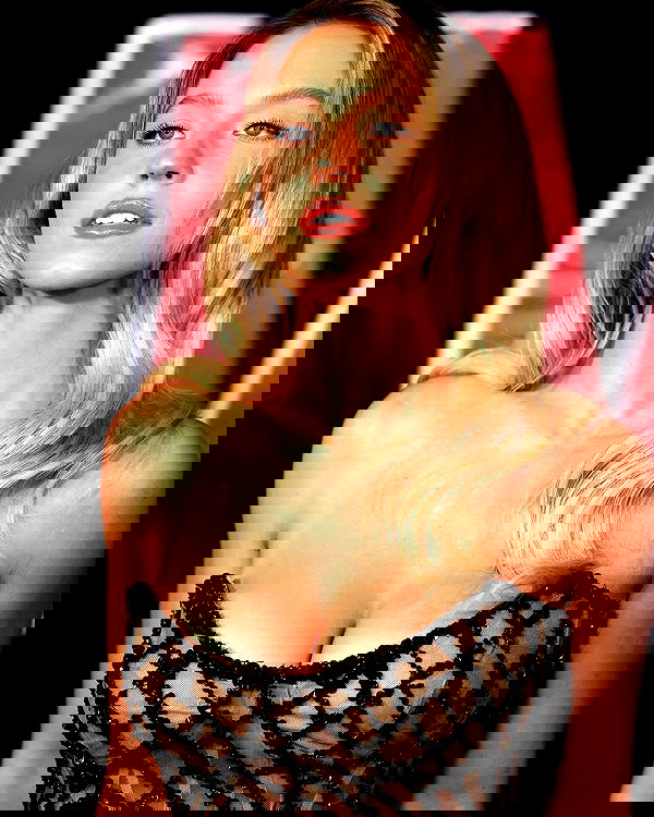 sydney_sweeney image ~ Altpins