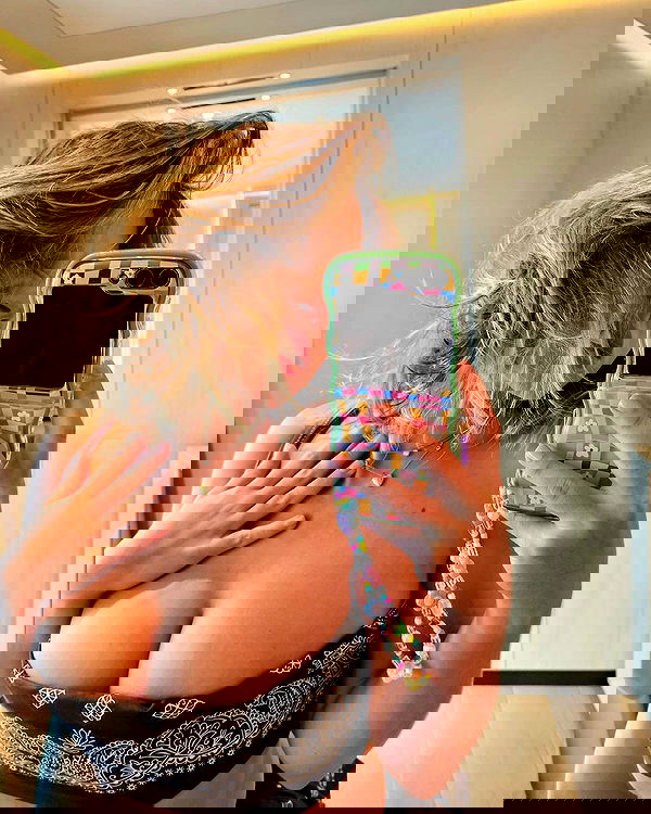 sydney_sweeney image ~ Altpins