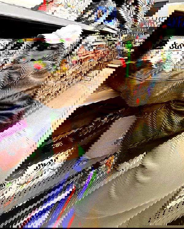 sydney_sweeney image ~ Altpins