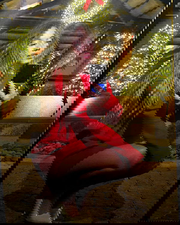 sydney_sweeney image ~ Altpins