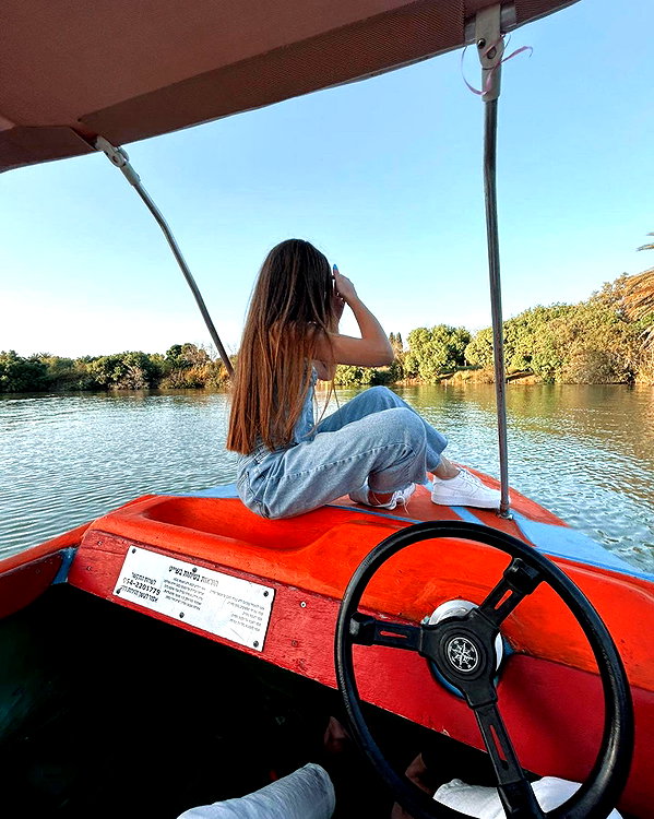 talia_davidov instagram image archive image