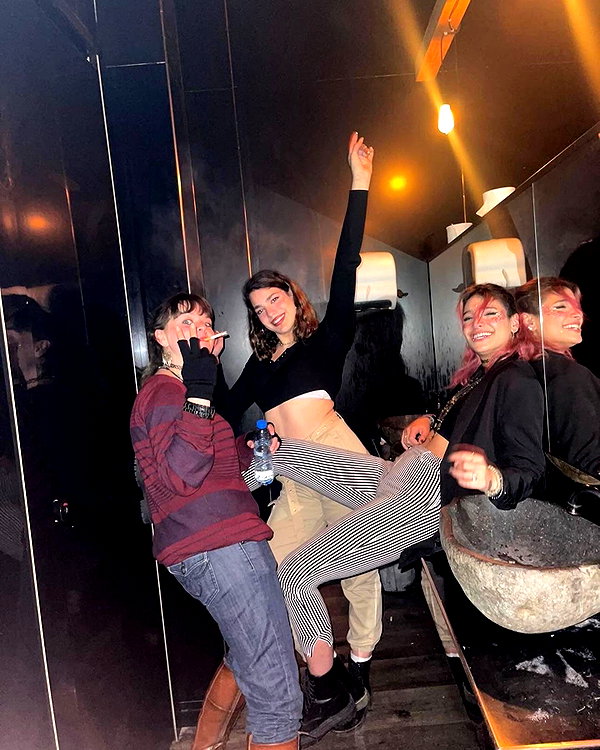 toharsandrusi instagram image archive image